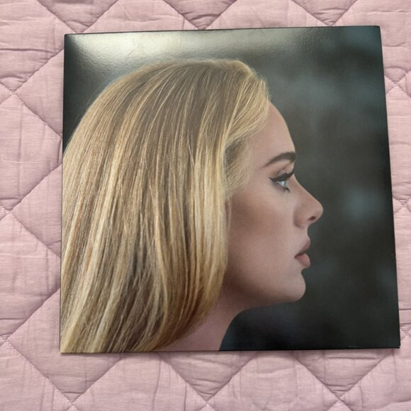 Adele signed Vinyl (Amazon 30 Exclusive White Vinyl) - Picture 3 of 3